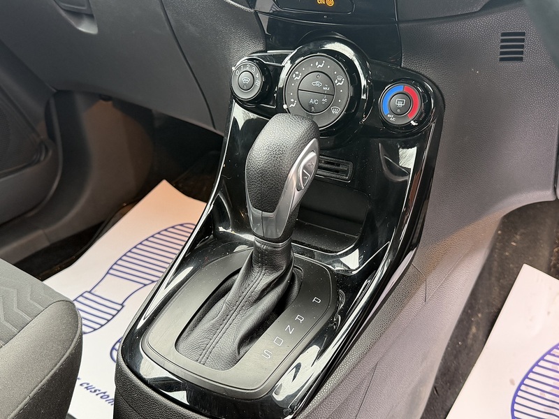 Ford Fiesta 1.0T EcoBoost Zetec Hatchback 5dr Petrol Powershift Euro 6 (100 ps) - U2358