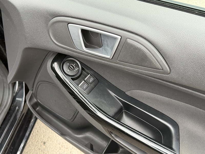 Ford Fiesta 1.0T EcoBoost Zetec Hatchback 5dr Petrol Powershift Euro 6 (100 ps) - U2358