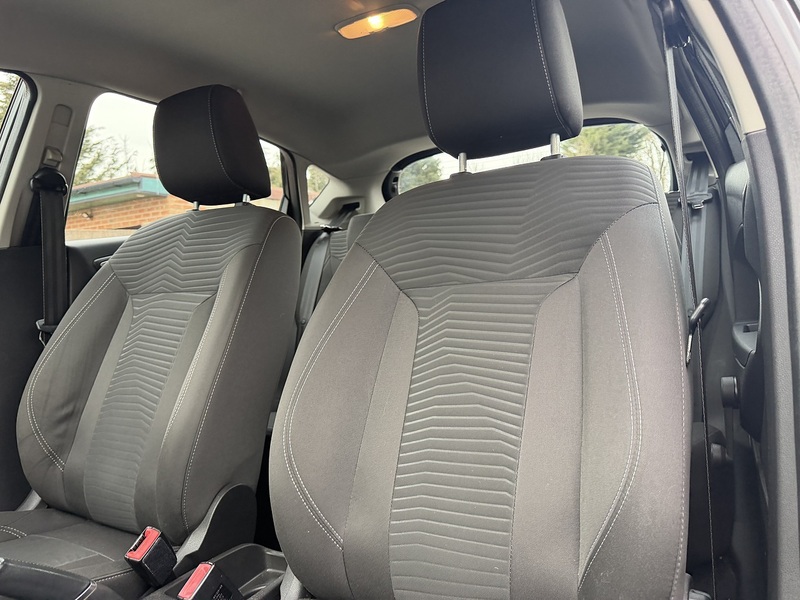 Ford Fiesta 1.0T EcoBoost Zetec Hatchback 5dr Petrol Powershift Euro 6 (100 ps) - U2358