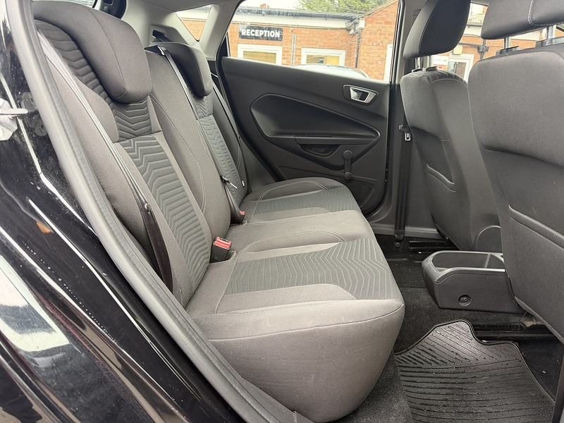 Ford Fiesta 1.0T EcoBoost Zetec Hatchback 5dr Petrol Powershift Euro 6 (100 ps) - U2358