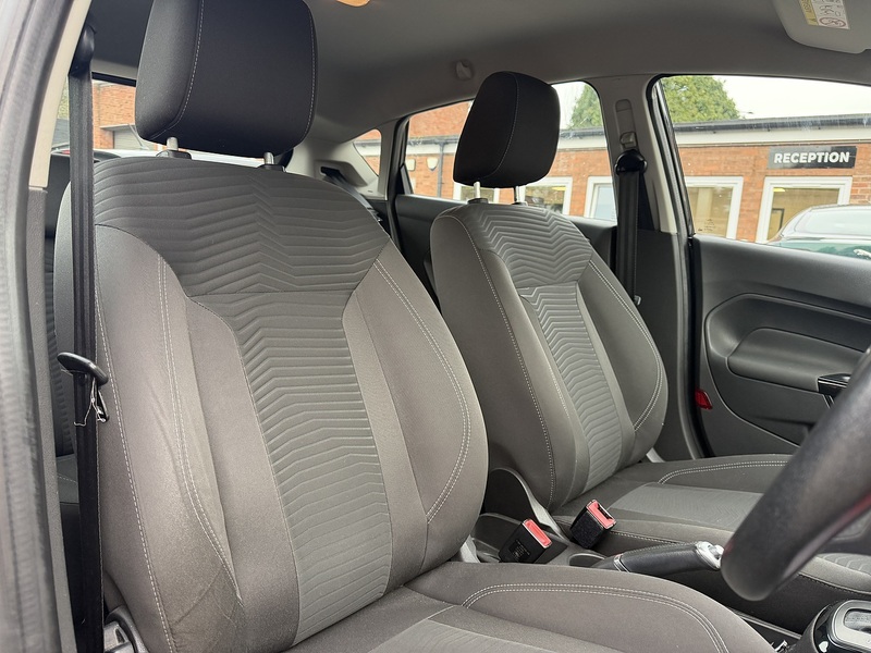 Ford Fiesta 1.0T EcoBoost Zetec Hatchback 5dr Petrol Powershift Euro 6 (100 ps) - U2358