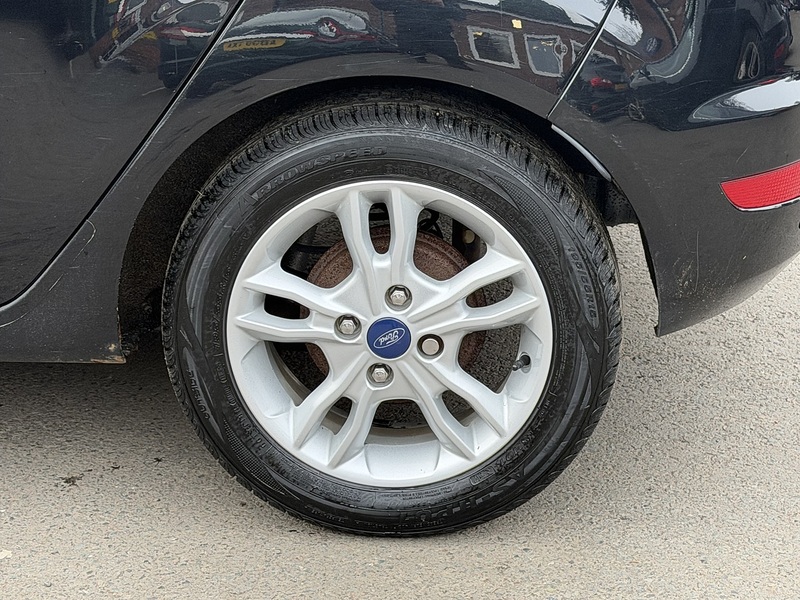 Ford Fiesta 1.0T EcoBoost Zetec Hatchback 5dr Petrol Powershift Euro 6 (100 ps) - U2358