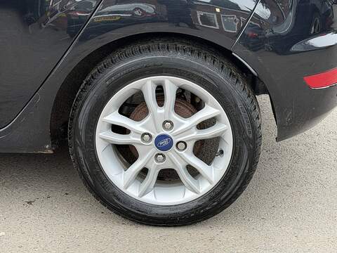 Ford Fiesta 1.0T EcoBoost Zetec Hatchback 5dr Petrol Powershift Euro 6 (100 ps) - U2358