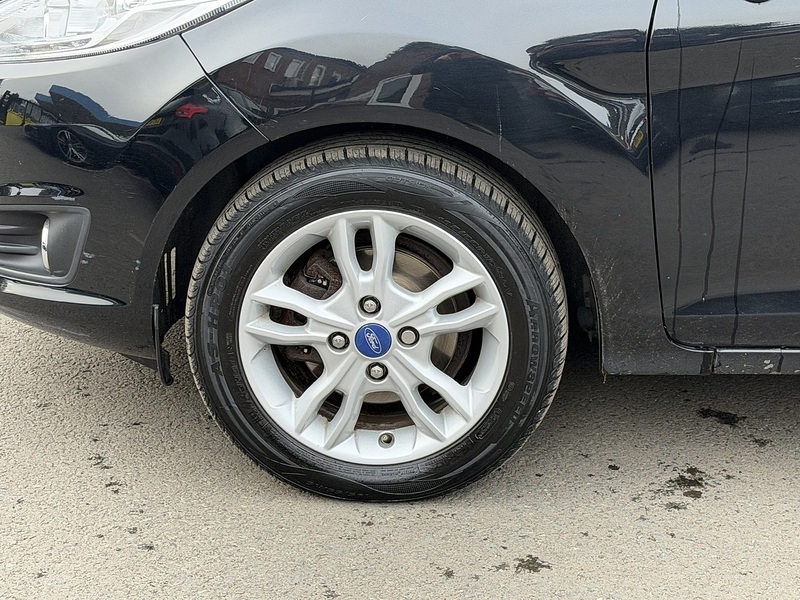 Ford Fiesta 1.0T EcoBoost Zetec Hatchback 5dr Petrol Powershift Euro 6 (100 ps) - U2358