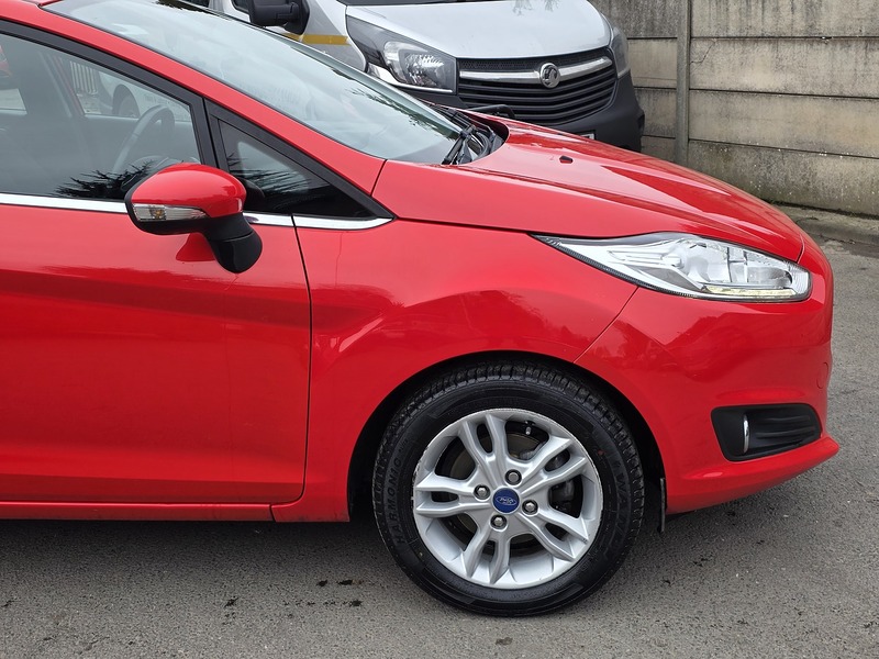 Ford Fiesta 1.0T EcoBoost Zetec Hatchback 5dr Petrol Powershift Euro 6 (100 ps) - U2359