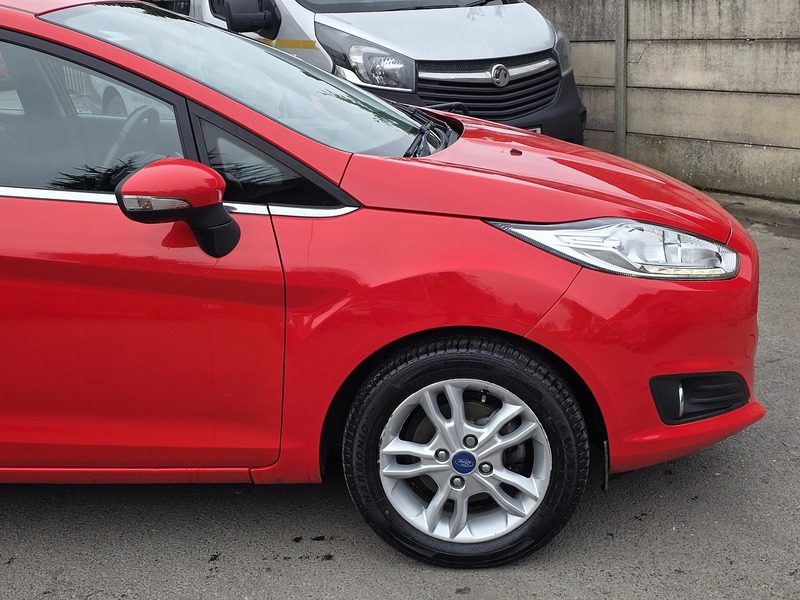 Ford Fiesta 1.0T EcoBoost Zetec Hatchback 5dr Petrol Powershift Euro 6 (100 ps) - U2359