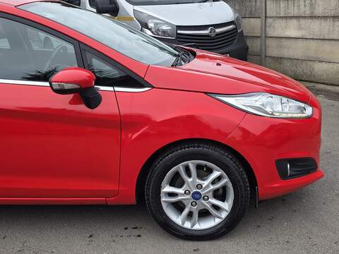 Ford Fiesta 1.0T EcoBoost Zetec Hatchback 5dr Petrol Powershift Euro 6 (100 ps) - U2359