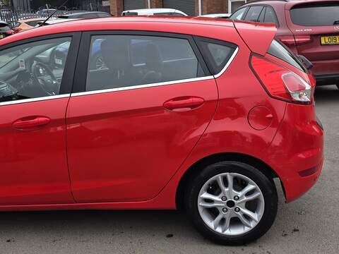 Ford Fiesta 1.0T EcoBoost Zetec Hatchback 5dr Petrol Powershift Euro 6 (100 ps) - U2359