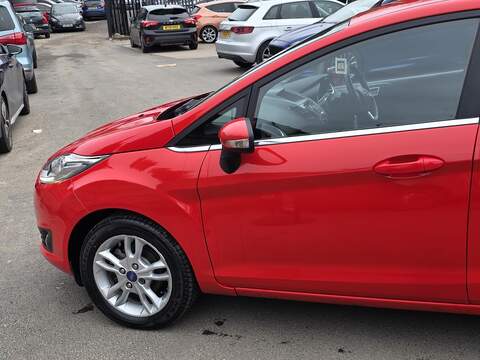 Ford Fiesta 1.0T EcoBoost Zetec Hatchback 5dr Petrol Powershift Euro 6 (100 ps) - U2359
