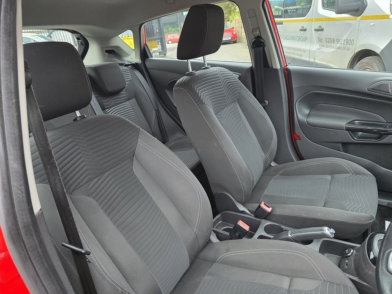 Ford Fiesta 1.0T EcoBoost Zetec Hatchback 5dr Petrol Powershift Euro 6 (100 ps) - U2359