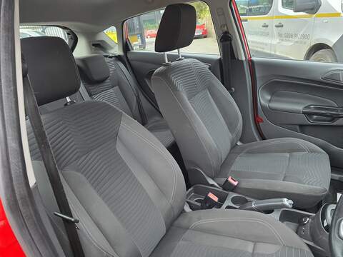 Ford Fiesta 1.0T EcoBoost Zetec Hatchback 5dr Petrol Powershift Euro 6 (100 ps) - U2359