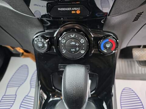 Ford Fiesta 1.0T EcoBoost Zetec Hatchback 5dr Petrol Powershift Euro 6 (100 ps) - U2359