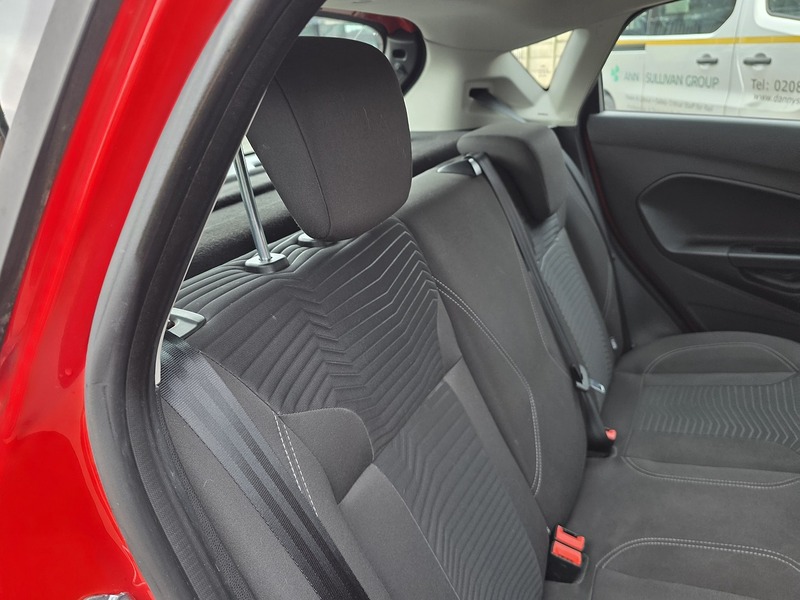 Ford Fiesta 1.0T EcoBoost Zetec Hatchback 5dr Petrol Powershift Euro 6 (100 ps) - U2359