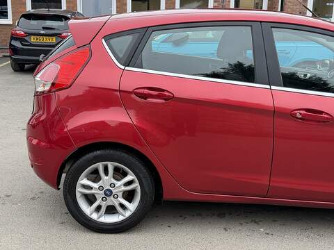 Ford Fiesta 1.0T EcoBoost Zetec Hatchback 5dr Petrol Powershift Euro 6 (100 ps) - U2361