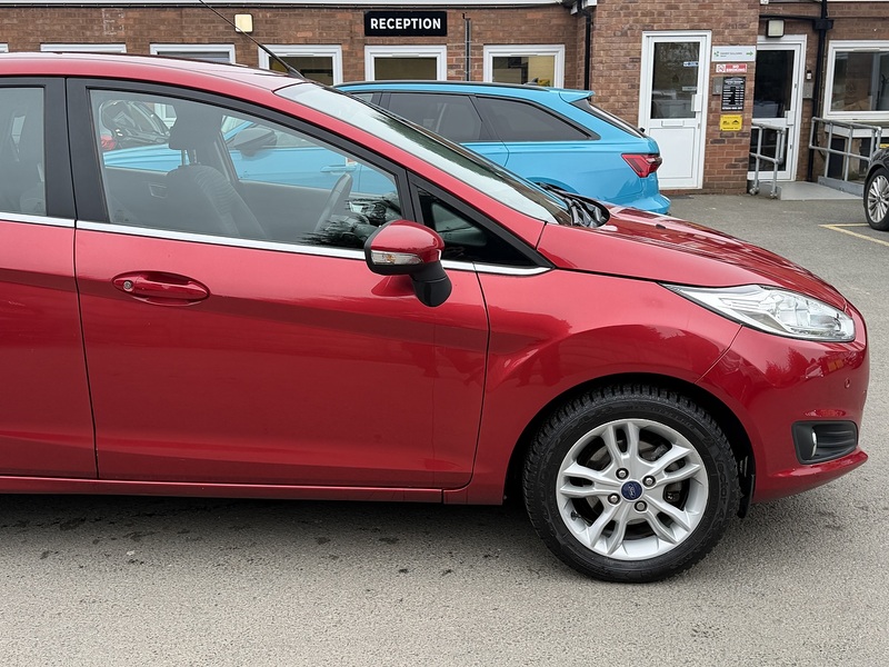 Ford Fiesta 1.0T EcoBoost Zetec Hatchback 5dr Petrol Powershift Euro 6 (100 ps) - U2361