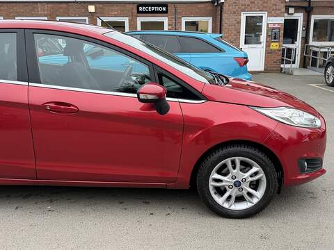 Ford Fiesta 1.0T EcoBoost Zetec Hatchback 5dr Petrol Powershift Euro 6 (100 ps) - U2361
