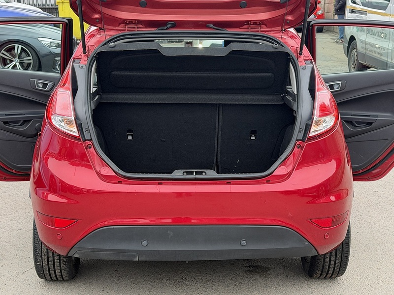 Ford Fiesta 1.0T EcoBoost Zetec Hatchback 5dr Petrol Powershift Euro 6 (100 ps) - U2361