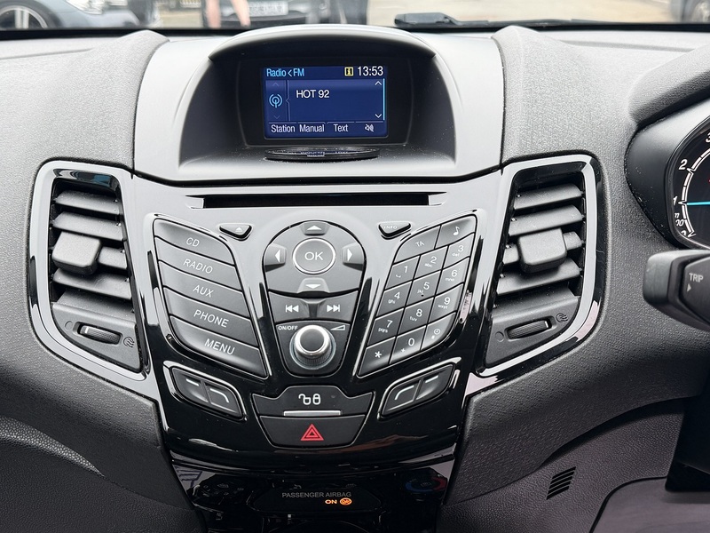 Ford Fiesta 1.0T EcoBoost Zetec Hatchback 5dr Petrol Powershift Euro 6 (100 ps) - U2361