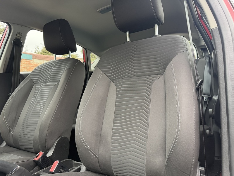 Ford Fiesta 1.0T EcoBoost Zetec Hatchback 5dr Petrol Powershift Euro 6 (100 ps) - U2361