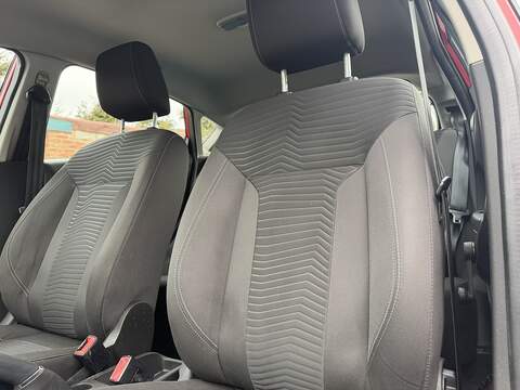 Ford Fiesta 1.0T EcoBoost Zetec Hatchback 5dr Petrol Powershift Euro 6 (100 ps) - U2361