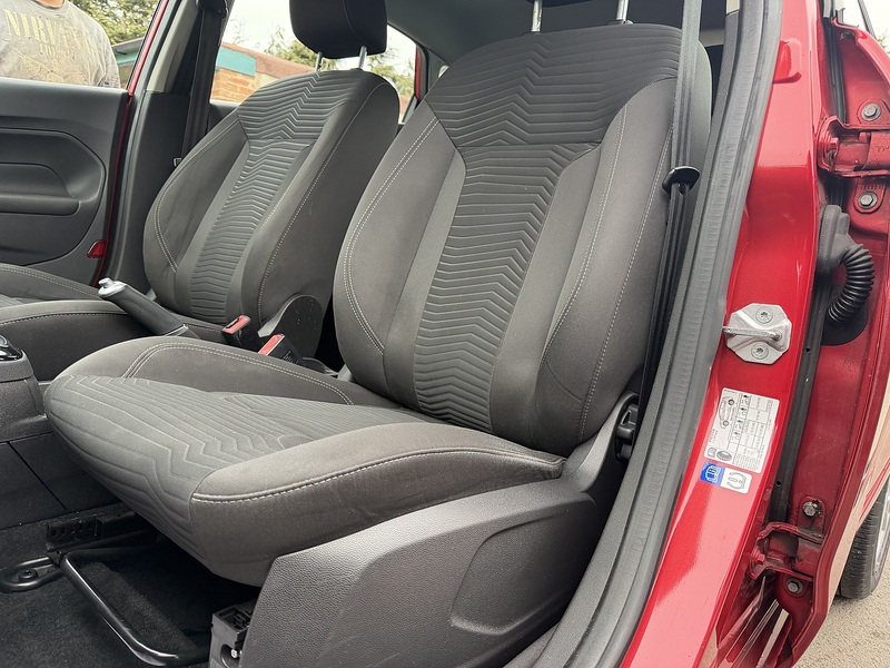 Ford Fiesta 1.0T EcoBoost Zetec Hatchback 5dr Petrol Powershift Euro 6 (100 ps) - U2361