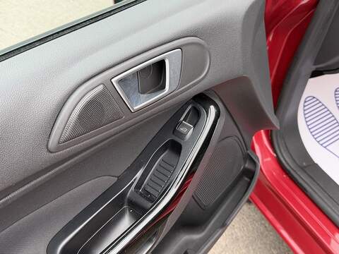 Ford Fiesta 1.0T EcoBoost Zetec Hatchback 5dr Petrol Powershift Euro 6 (100 ps) - U2361