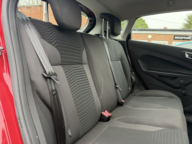 Ford Fiesta 1.0T EcoBoost Zetec Hatchback 5dr Petrol Powershift Euro 6 (100 ps) - U2361