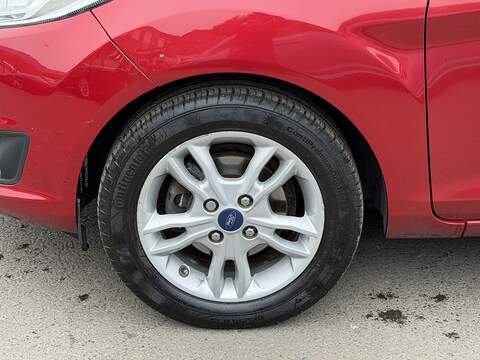 Ford Fiesta 1.0T EcoBoost Zetec Hatchback 5dr Petrol Powershift Euro 6 (100 ps) - U2361