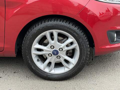 Ford Fiesta 1.0T EcoBoost Zetec Hatchback 5dr Petrol Powershift Euro 6 (100 ps) - U2361