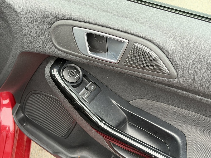 Ford Fiesta 1.0T EcoBoost Zetec Hatchback 5dr Petrol Powershift Euro 6 (100 ps) - U2361