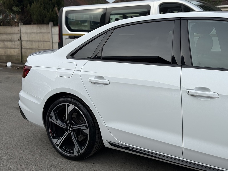 Audi A4 2.0 TDI 35 Black Edition Saloon 4dr Diesel S Tronic Euro 6 (s/s) (163 ps) - U2362