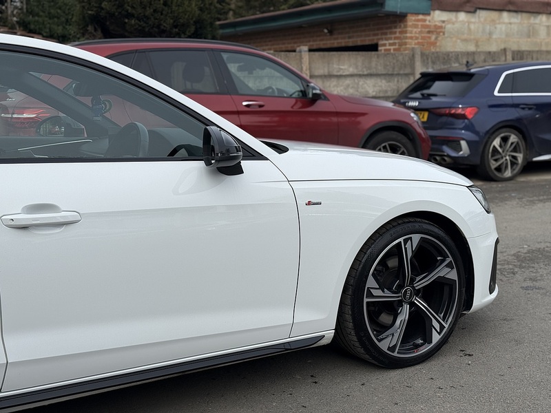 Audi A4 2.0 TDI 35 Black Edition Saloon 4dr Diesel S Tronic Euro 6 (s/s) (163 ps) - U2362