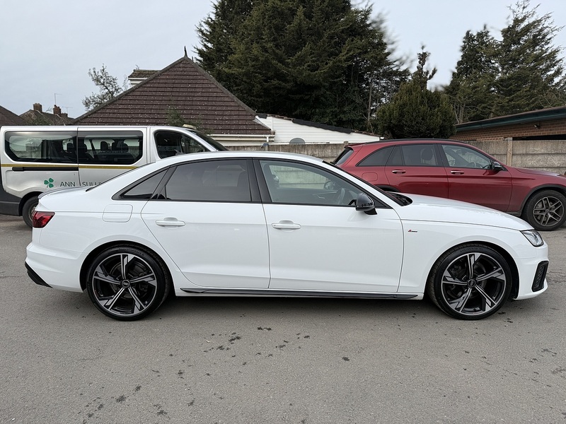 Audi A4 2.0 TDI 35 Black Edition Saloon 4dr Diesel S Tronic Euro 6 (s/s) (163 ps) - U2362