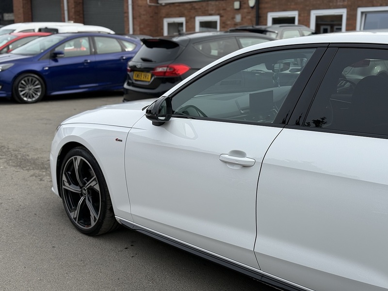 Audi A4 2.0 TDI 35 Black Edition Saloon 4dr Diesel S Tronic Euro 6 (s/s) (163 ps) - U2362