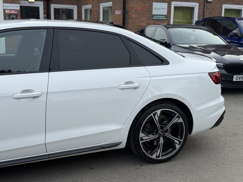 Audi A4 2.0 TDI 35 Black Edition Saloon 4dr Diesel S Tronic Euro 6 (s/s) (163 ps) - U2362