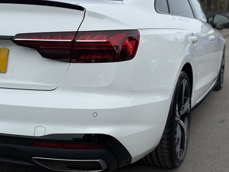 Audi A4 2.0 TDI 35 Black Edition Saloon 4dr Diesel S Tronic Euro 6 (s/s) (163 ps) - U2362