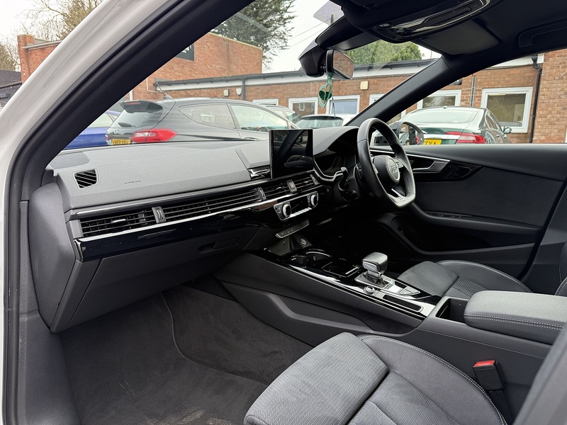 Audi A4 2.0 TDI 35 Black Edition Saloon 4dr Diesel S Tronic Euro 6 (s/s) (163 ps) - U2362