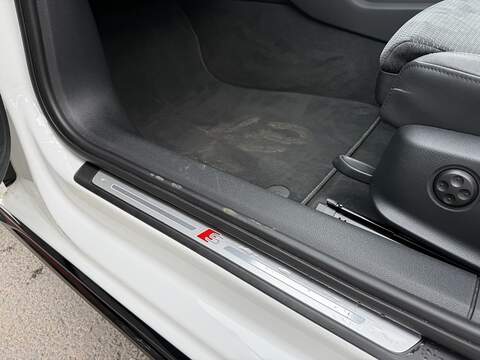 Audi A4 2.0 TDI 35 Black Edition Saloon 4dr Diesel S Tronic Euro 6 (s/s) (163 ps) - U2362