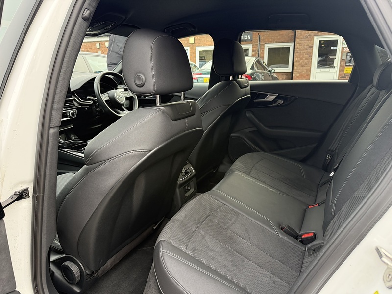 Audi A4 2.0 TDI 35 Black Edition Saloon 4dr Diesel S Tronic Euro 6 (s/s) (163 ps) - U2362