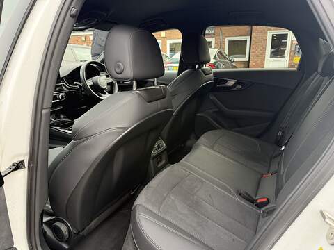 Audi A4 2.0 TDI 35 Black Edition Saloon 4dr Diesel S Tronic Euro 6 (s/s) (163 ps) - U2362