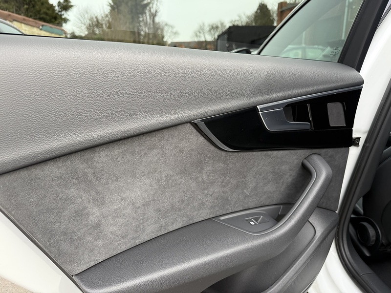 Audi A4 2.0 TDI 35 Black Edition Saloon 4dr Diesel S Tronic Euro 6 (s/s) (163 ps) - U2362