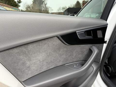 Audi A4 2.0 TDI 35 Black Edition Saloon 4dr Diesel S Tronic Euro 6 (s/s) (163 ps) - U2362