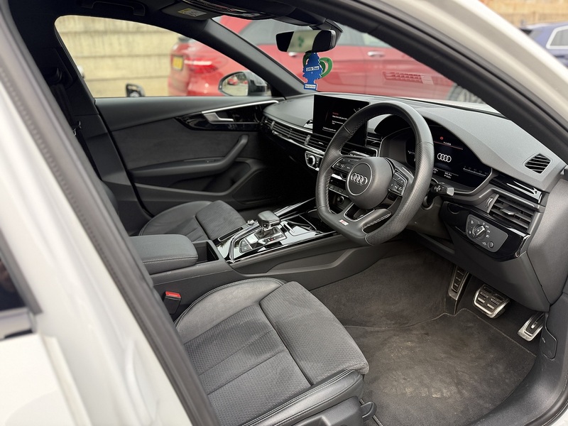 Audi A4 2.0 TDI 35 Black Edition Saloon 4dr Diesel S Tronic Euro 6 (s/s) (163 ps) - U2362