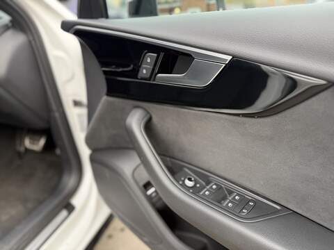 Audi A4 2.0 TDI 35 Black Edition Saloon 4dr Diesel S Tronic Euro 6 (s/s) (163 ps) - U2362