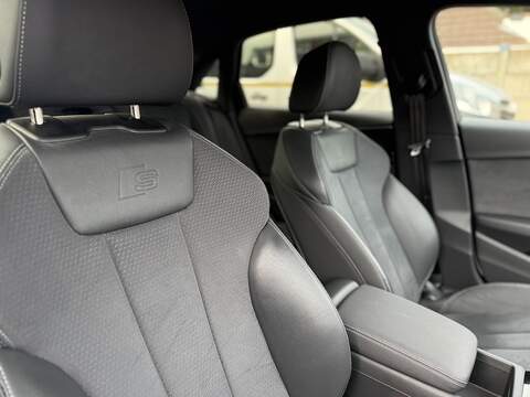 Audi A4 2.0 TDI 35 Black Edition Saloon 4dr Diesel S Tronic Euro 6 (s/s) (163 ps) - U2362