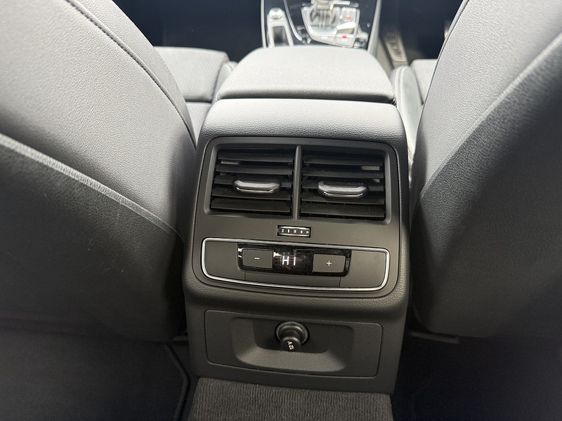 Audi A4 2.0 TDI 35 Black Edition Saloon 4dr Diesel S Tronic Euro 6 (s/s) (163 ps) - U2362