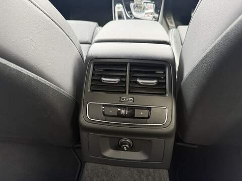 Audi A4 2.0 TDI 35 Black Edition Saloon 4dr Diesel S Tronic Euro 6 (s/s) (163 ps) - U2362