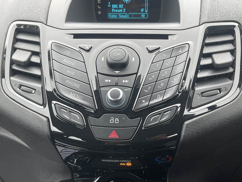 Ford Fiesta 1.0T EcoBoost Zetec Hatchback 5dr Petrol Powershift Euro 5 (100 ps) - U2363