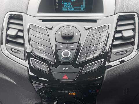 Ford Fiesta 1.0T EcoBoost Zetec Hatchback 5dr Petrol Powershift Euro 5 (100 ps) - U2363