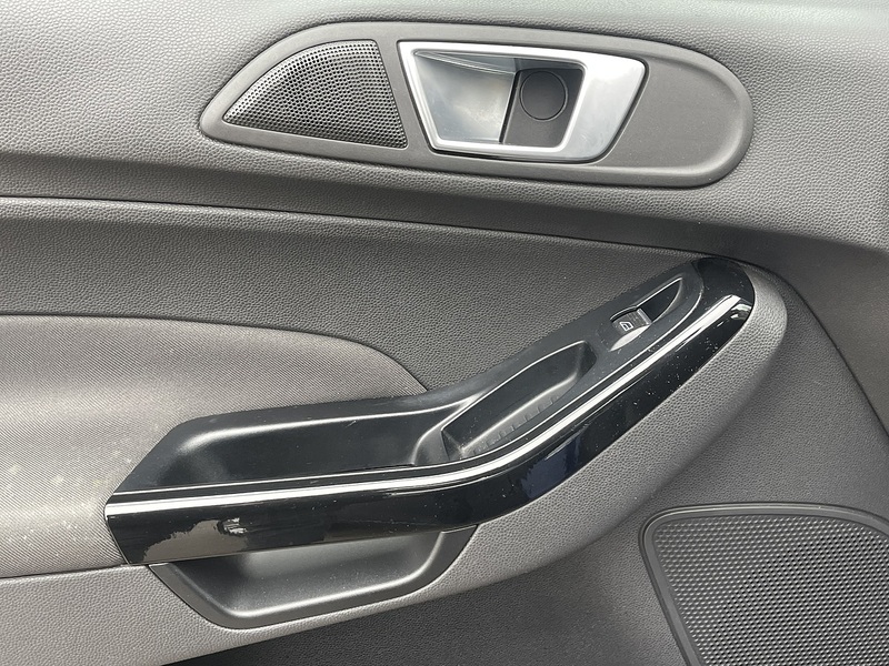 Ford Fiesta 1.0T EcoBoost Zetec Hatchback 5dr Petrol Powershift Euro 5 (100 ps) - U2363